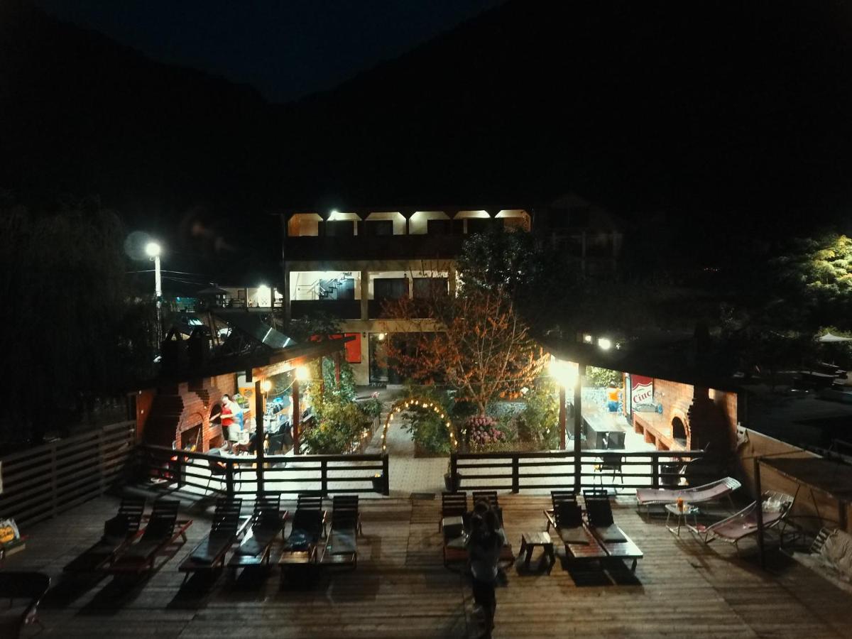 Casa Camelia Otel Dubova Dış mekan fotoğraf